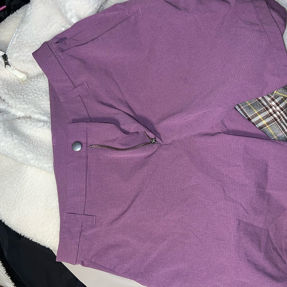 MENS LULULEMON SHORTS NEVER WORN SIZE 31